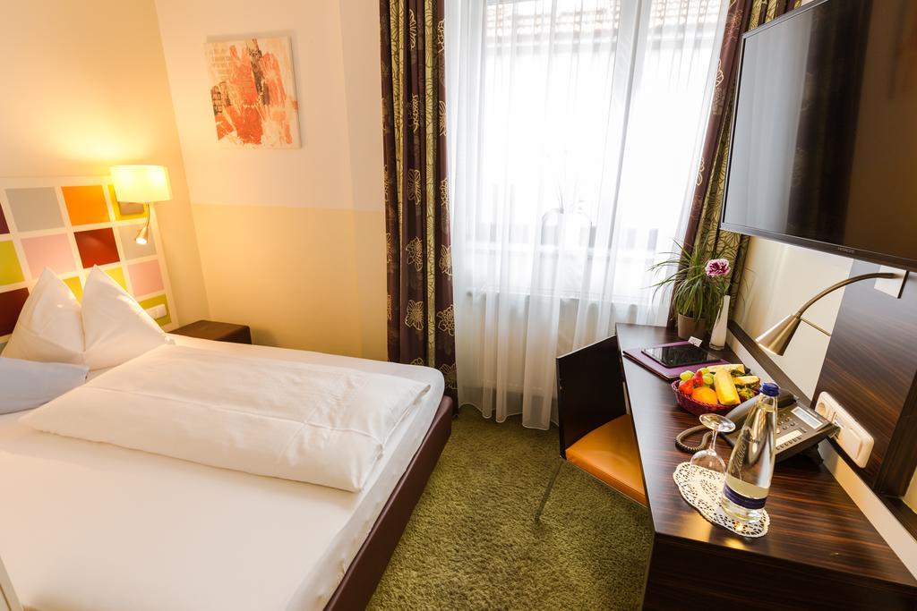 Hotel Arooma Erding Esterno foto
