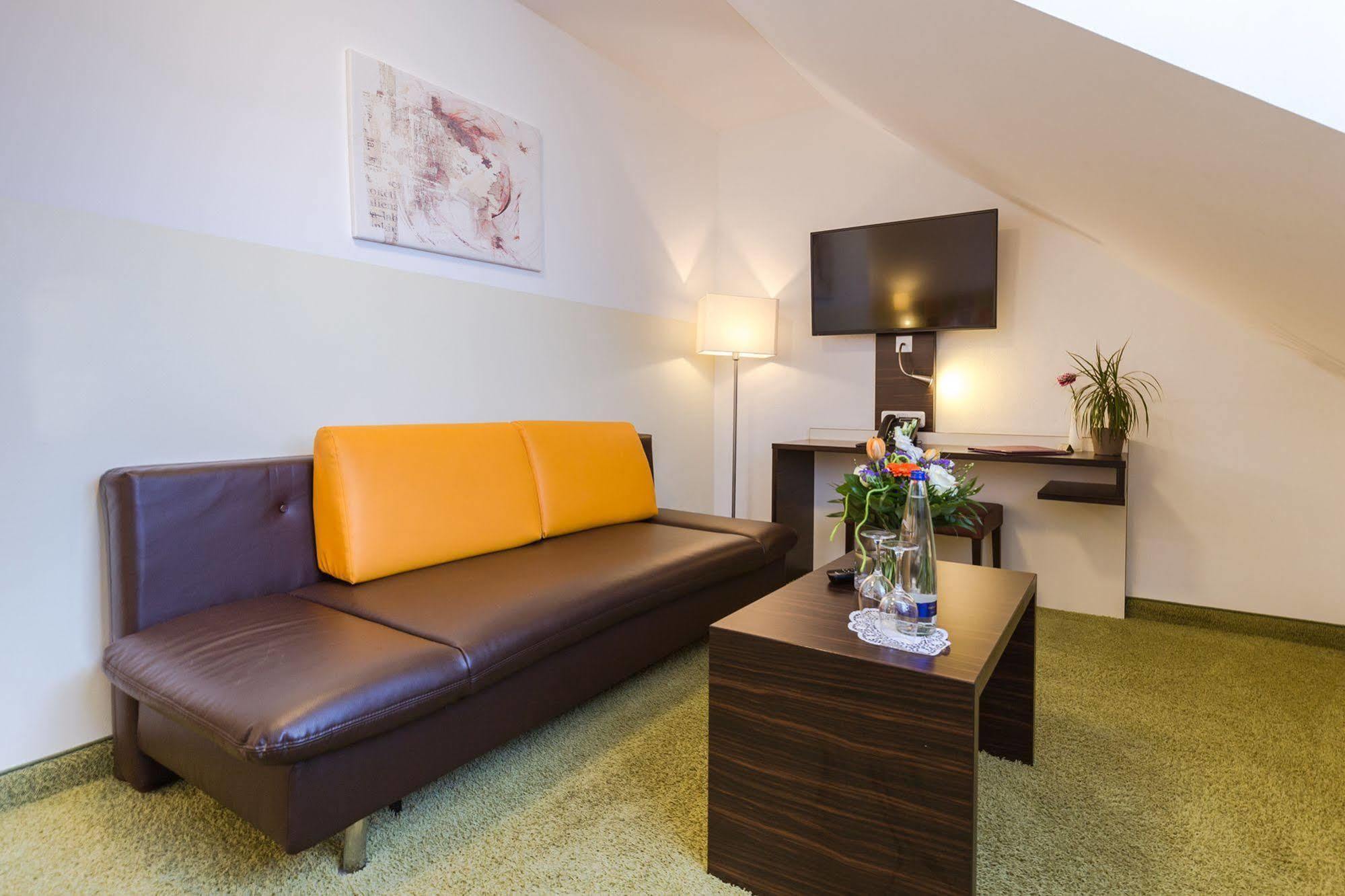 Hotel Arooma Erding Esterno foto