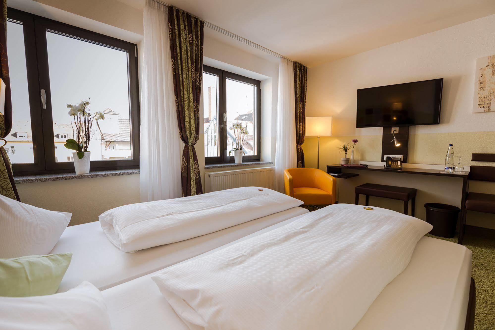 Hotel Arooma Erding Esterno foto