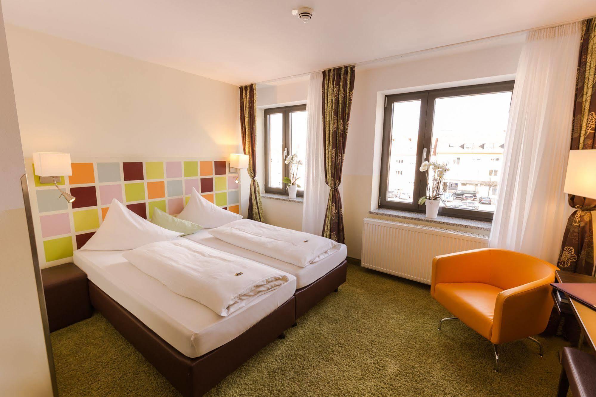 Hotel Arooma Erding Esterno foto